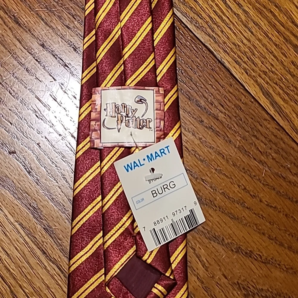 NWT Harry Potter Griffindor Tie and Bonus Scarf